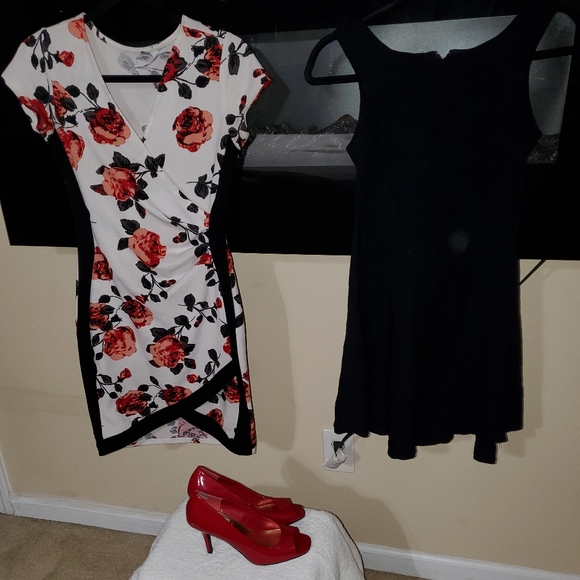Bundle of Red patent leather shoes and 2 dresses - Picture 3 of 3